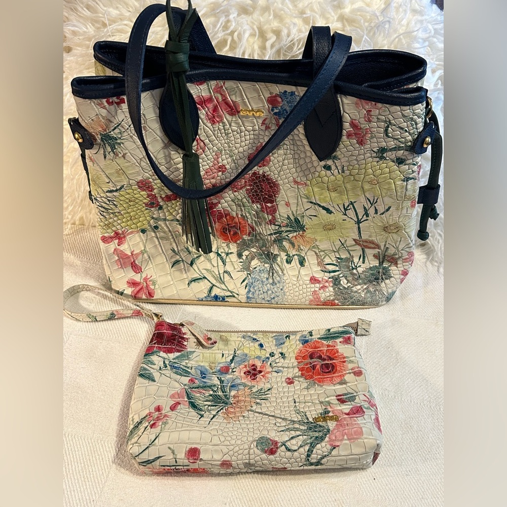 NEW Land Leather Tote & wristlet - Gavial Begonia Talco